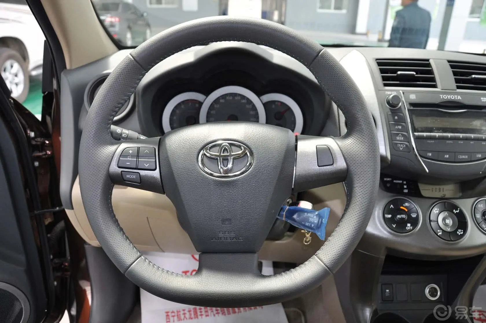 RAV4荣放2.0L 手动 特享经典版方向盘