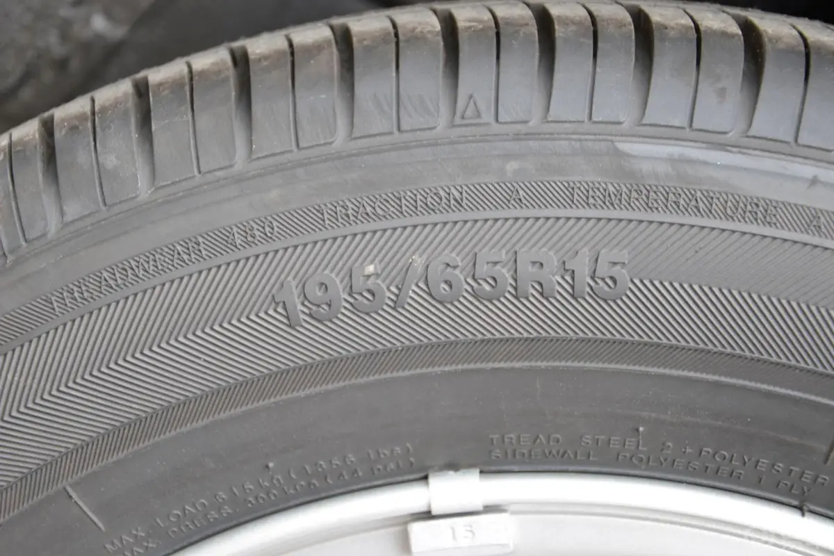 悦动1.6L GLS 自动轮胎规格
