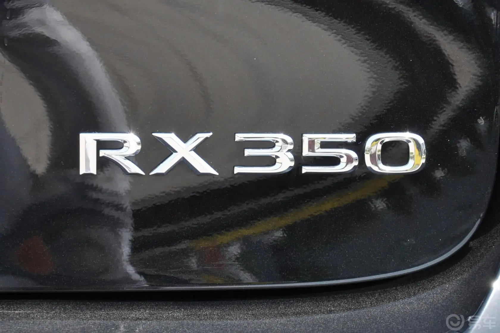 雷克萨斯RX350 典雅版尾标