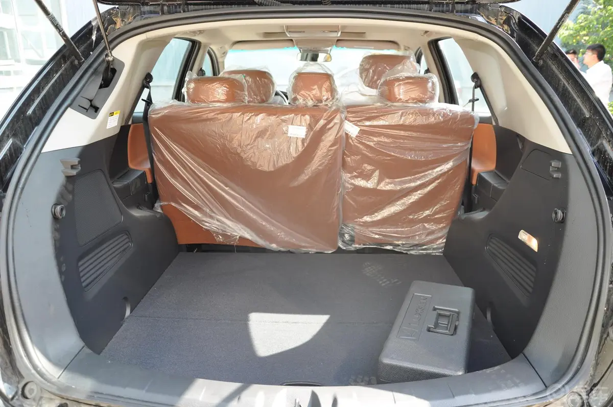 大7 SUV锋芒限量版 2.2T 自动 四驱 旗舰型行李箱空间
