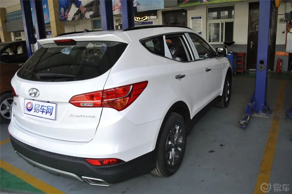 胜达2.4L GLS 两驱 自动 智能型侧后45度车头向右水平