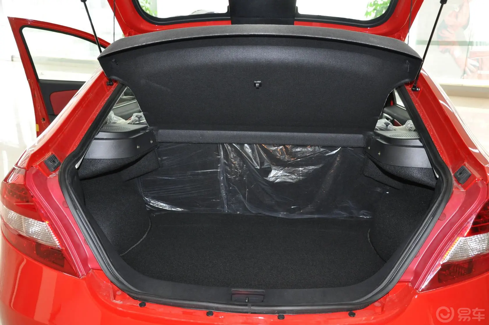 莲花L3两厢 GT 1.6L 自动 精英型行李箱空间
