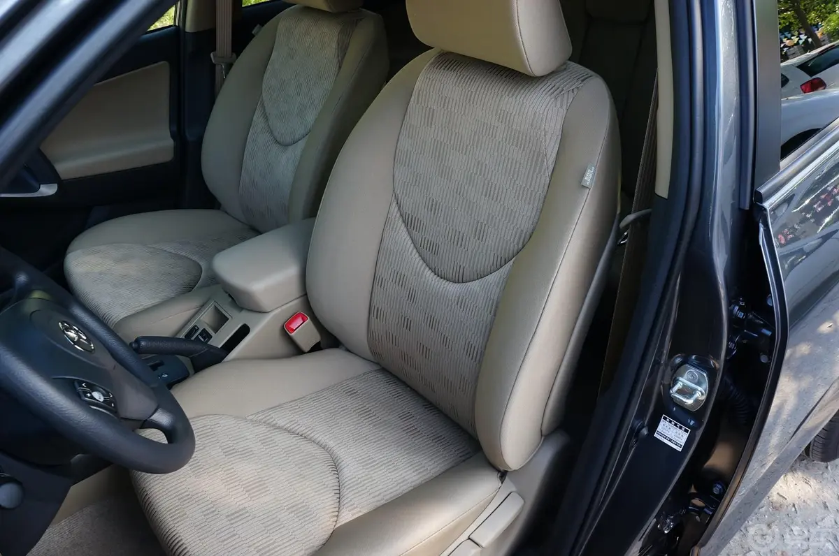 RAV4荣放2.0L 自动 特享经典版驾驶员座椅