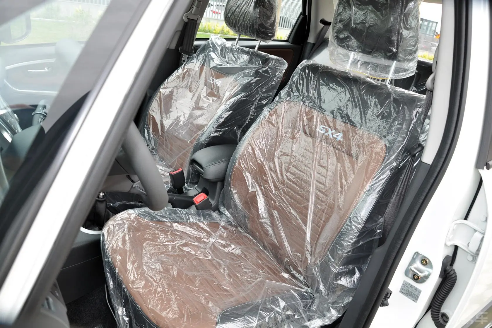 天语 SX4两厢 酷锐版 1.6L 手动 运动型驾驶员座椅