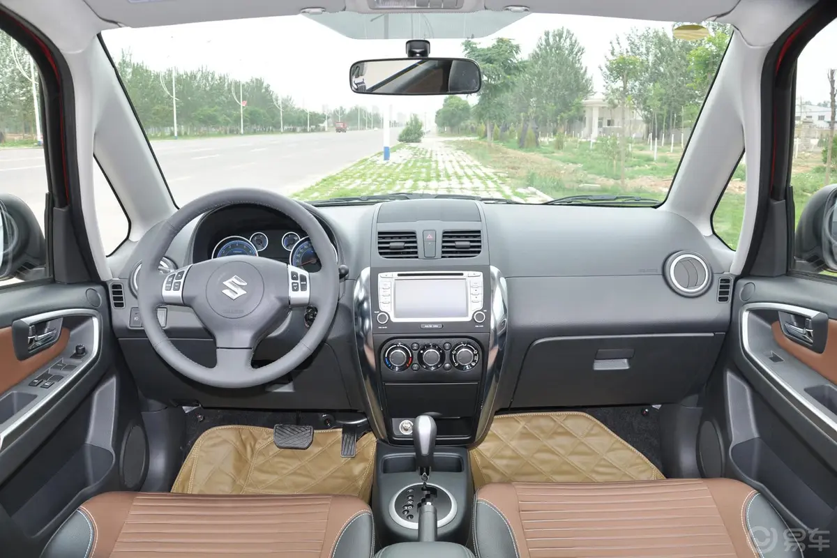 天语 SX4两厢 酷锐版 1.6L 自动 运动型中控台驾驶员方向