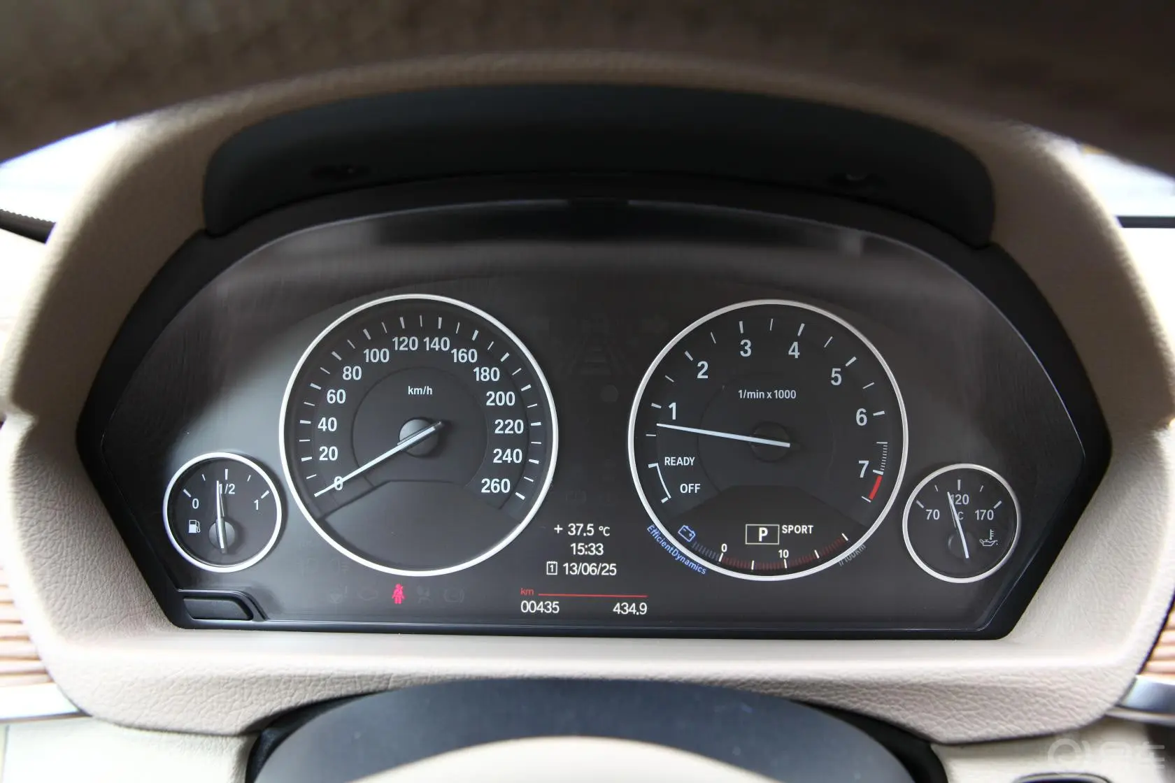 宝马3系GT335i 风尚设计套装仪表盘