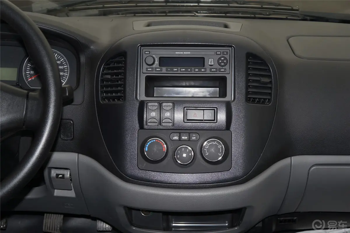 菱智V3 1.5L 手动 舒适型中控台整体