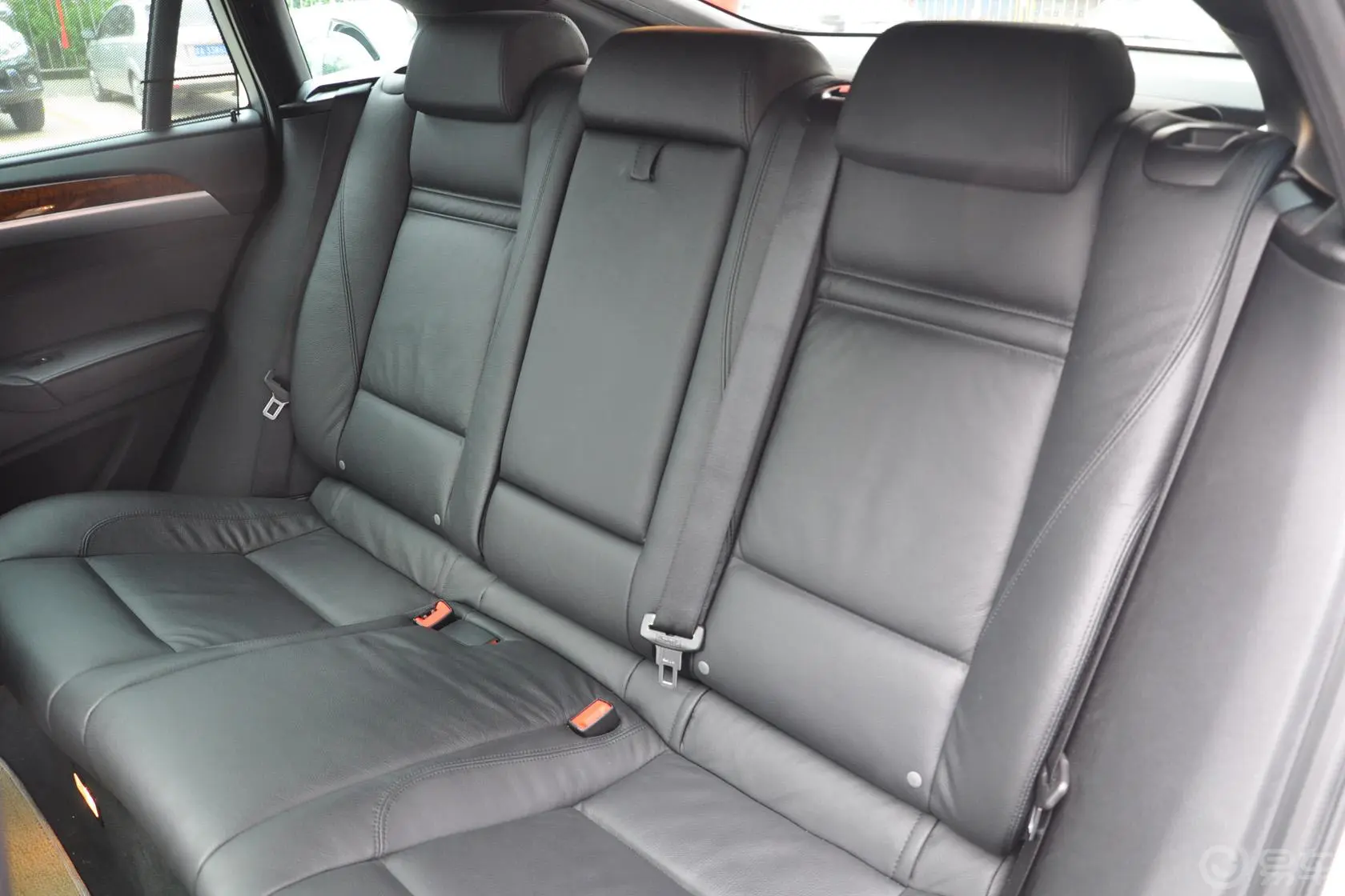宝马X6xDrive35i 美规版后排座椅
