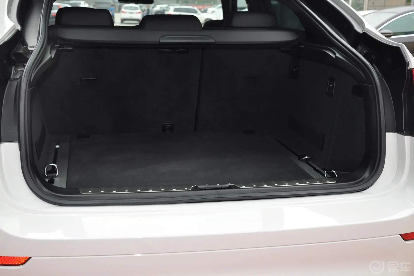 宝马X6xDrive35i 美规版行李箱空间