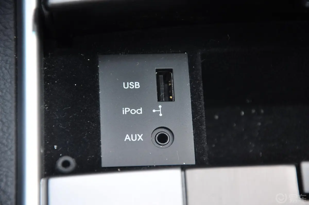 维拉克斯3.8L 豪华版导航版USB接口