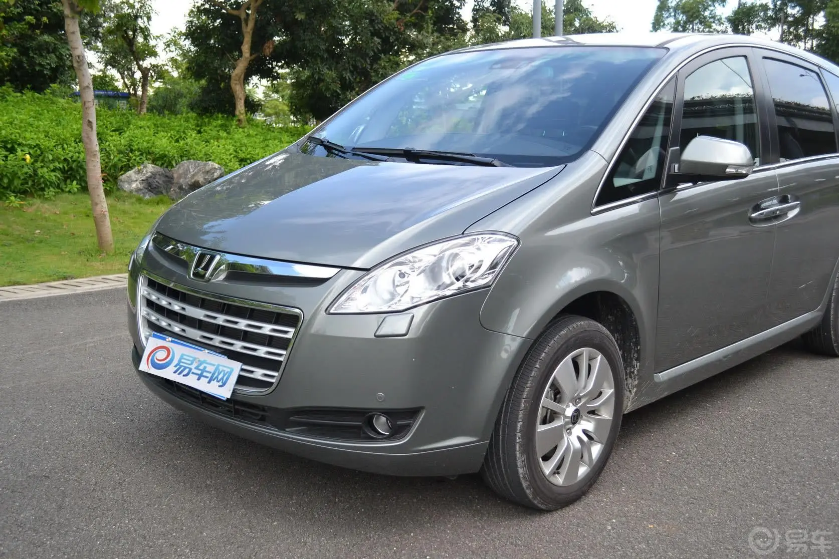 大7 MPV2.0T 手自一体 行政型侧前45度车头向左水平