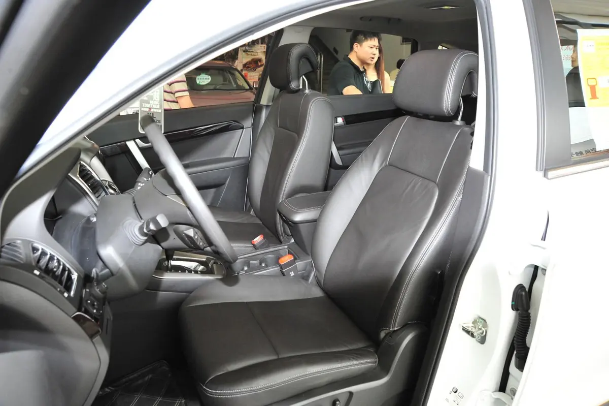 科帕奇2.4L 自动 5座豪华版驾驶员座椅