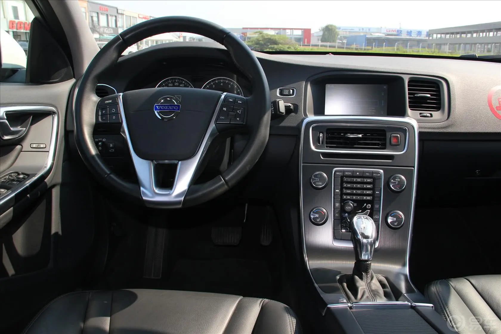沃尔沃S60(进口)2.0T 手自一体 T5 舒适版驾驶位区域