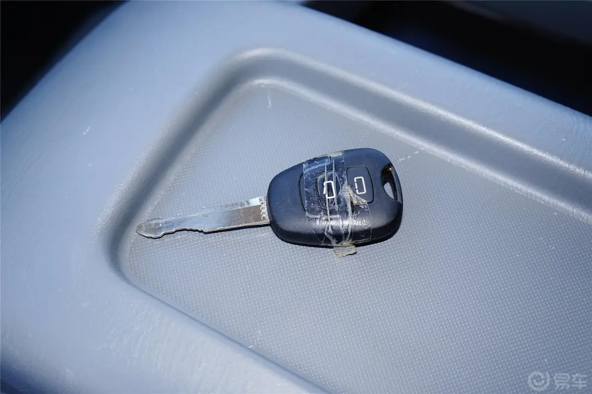 金杯大海狮大海狮L 2.7L 领航版 手动 豪华型 汽油钥匙