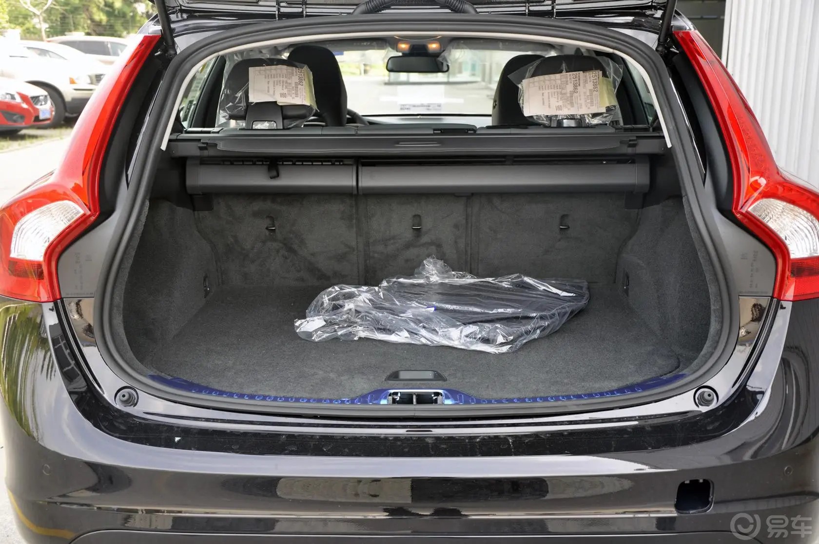 沃尔沃V60T5 智雅版行李箱空间
