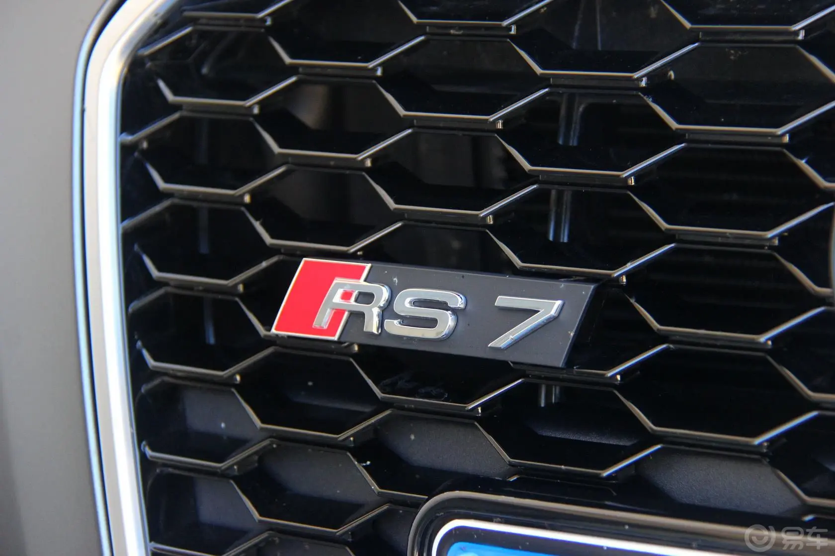 奥迪RS 74.0T 8速手自一体外观