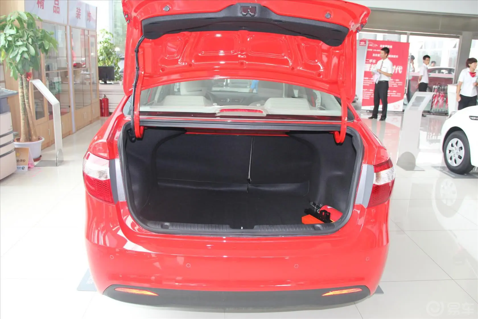 起亚K2三厢 1.4L 自动 Premium ECO 纪念版行李箱空间