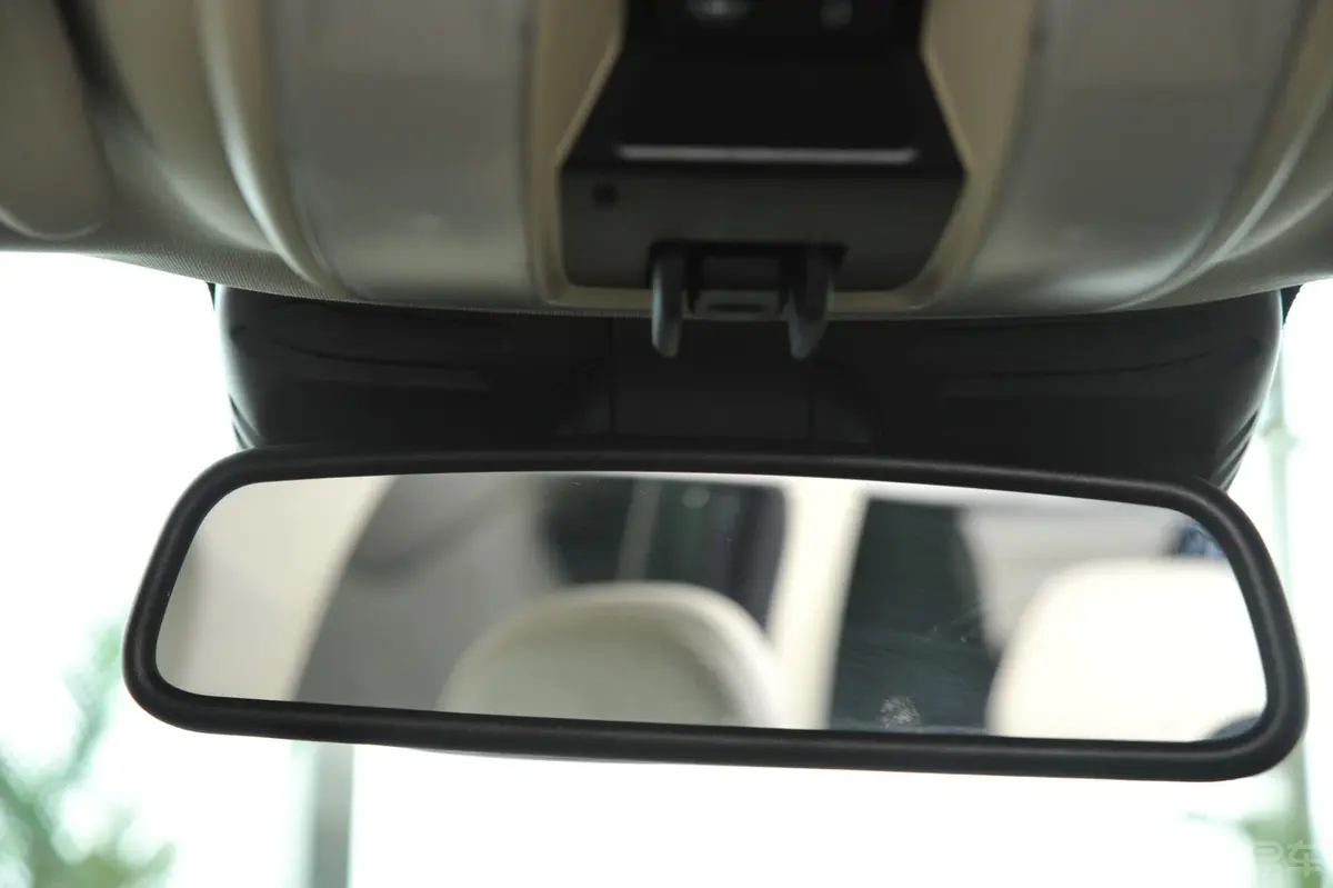 沃尔沃XC60(进口)3.0T T6 AWD舒适版内后视镜