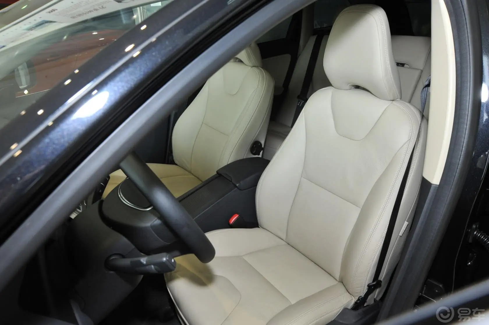 沃尔沃XC60(进口)3.0T T6 AWD舒适版驾驶员座椅