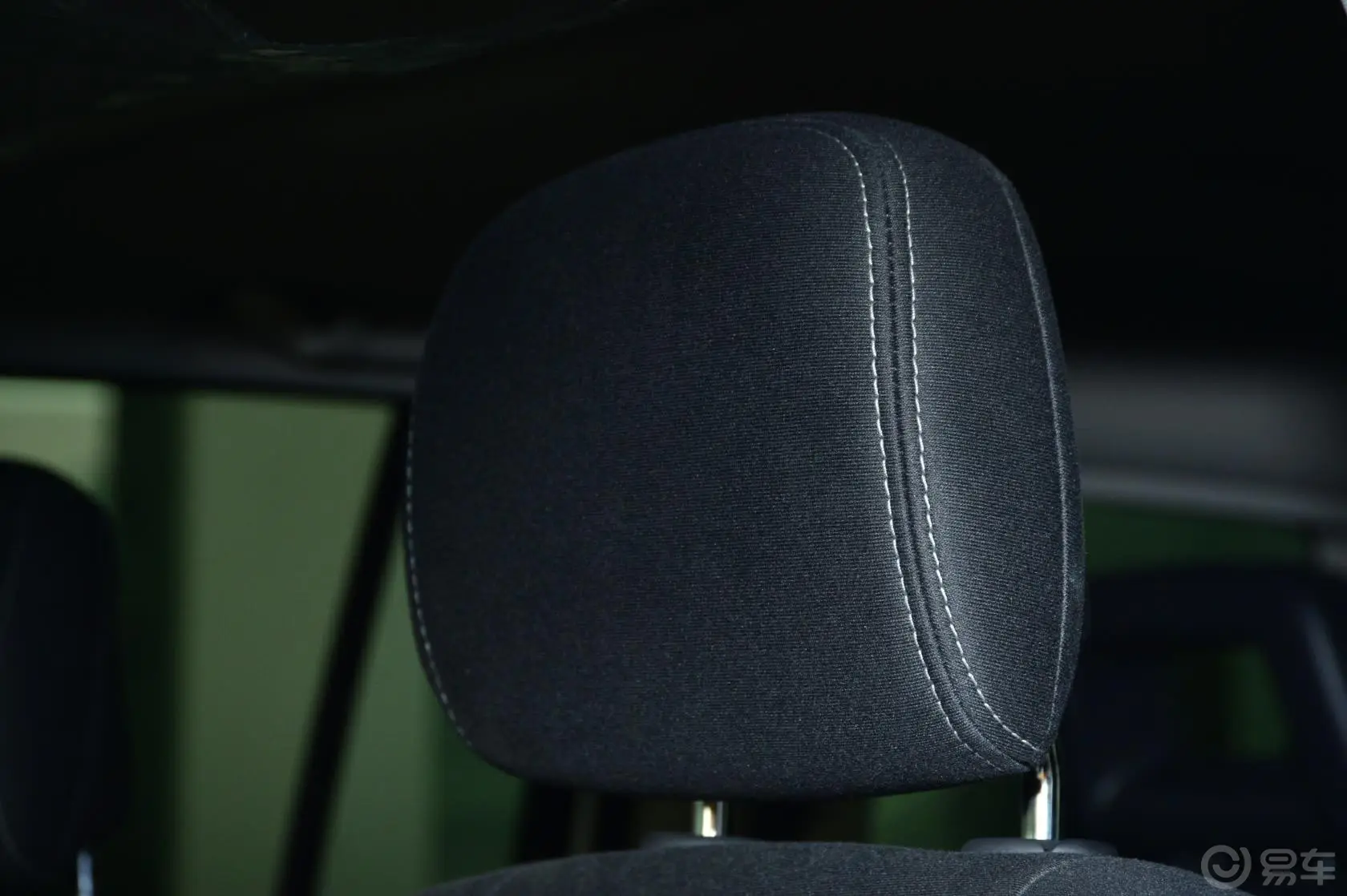 自由客2.4L 自动 炫黑运动版驾驶员头枕