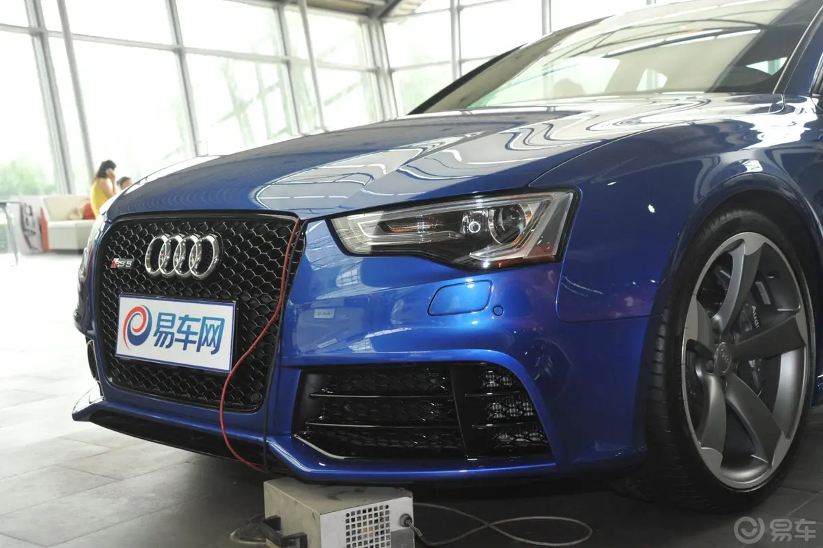 奥迪RS 54.2L 双离合 quattro Coupe车头局部