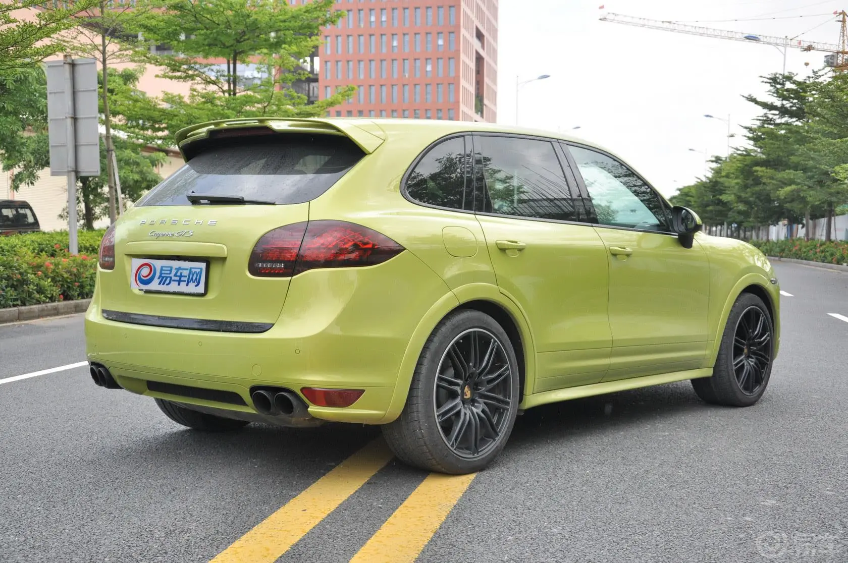 CayenneCayenne GTS 4.8L侧后45度车头向右水平