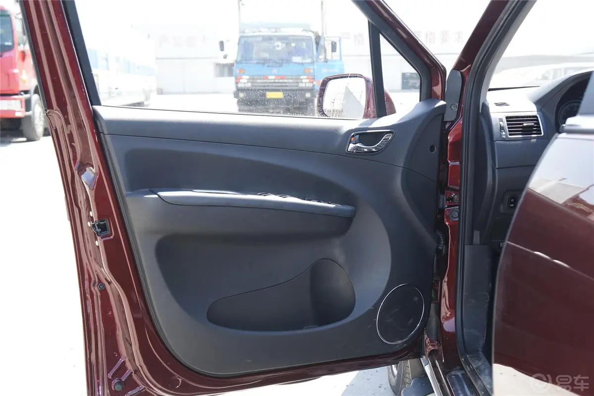 景逸X5X5 1.6L 手动 豪华型驾驶员侧车门内门板