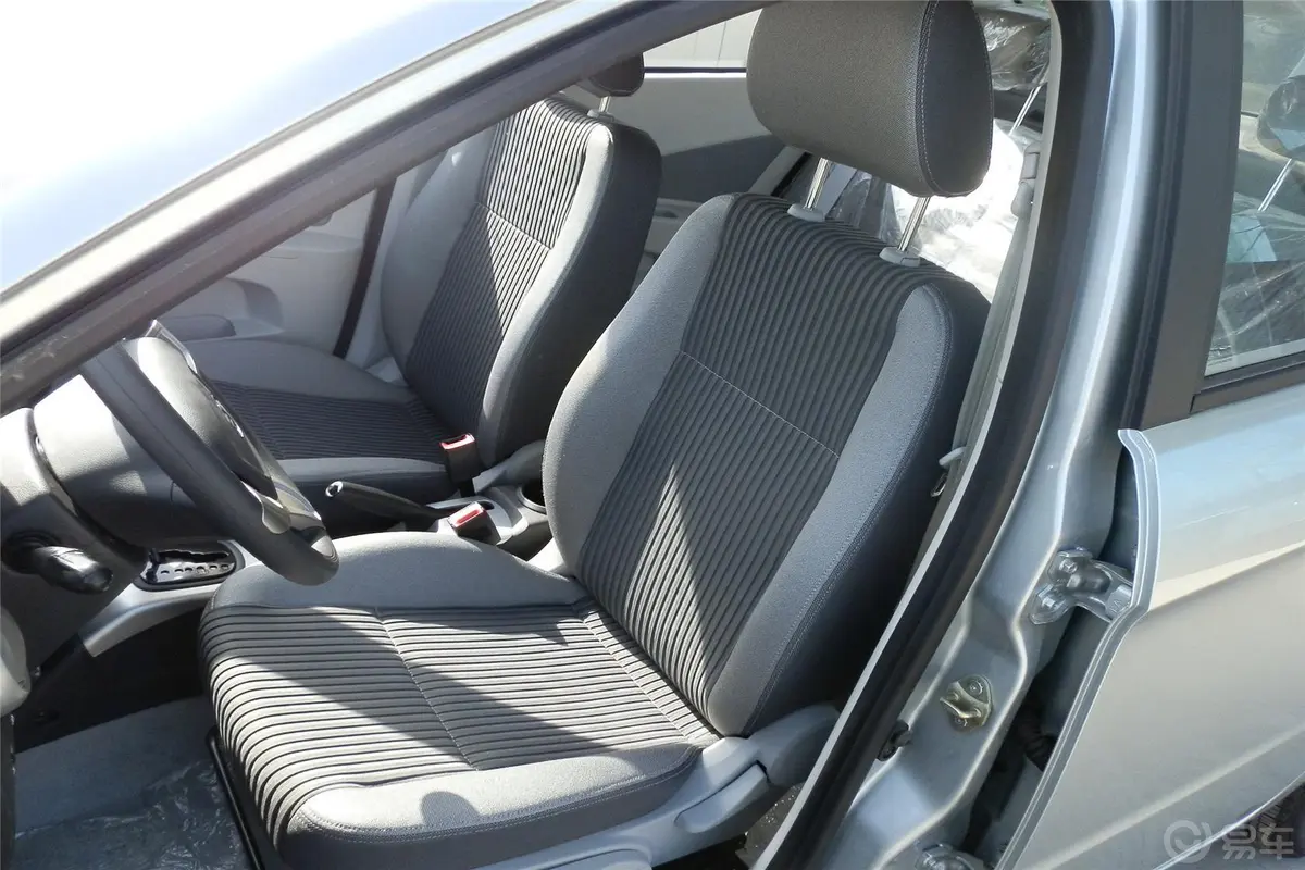 欧朗三厢 1.5L 自动 舒适型驾驶员座椅
