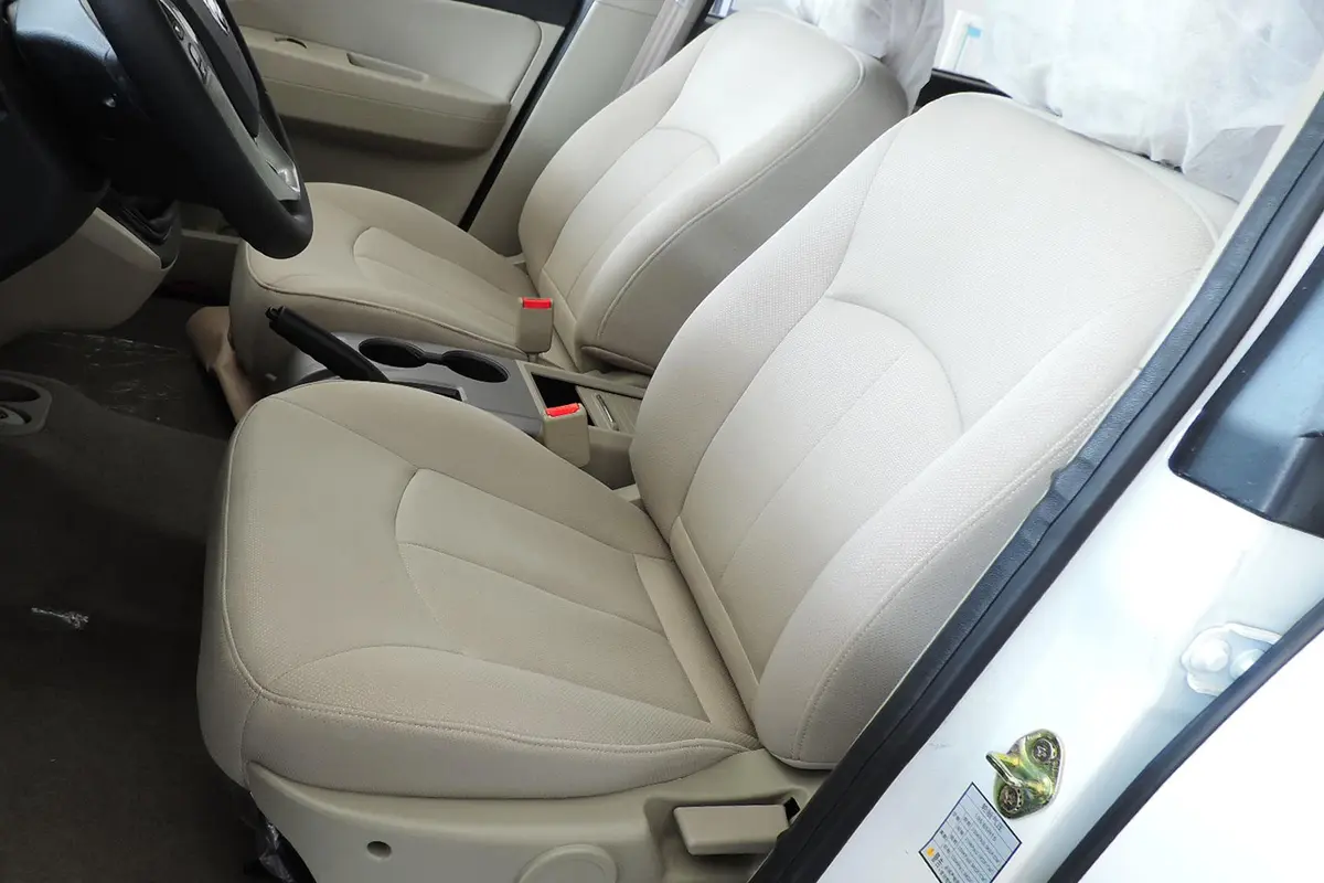 景逸XL 1.5L 手动 舒适型 京5驾驶员座椅