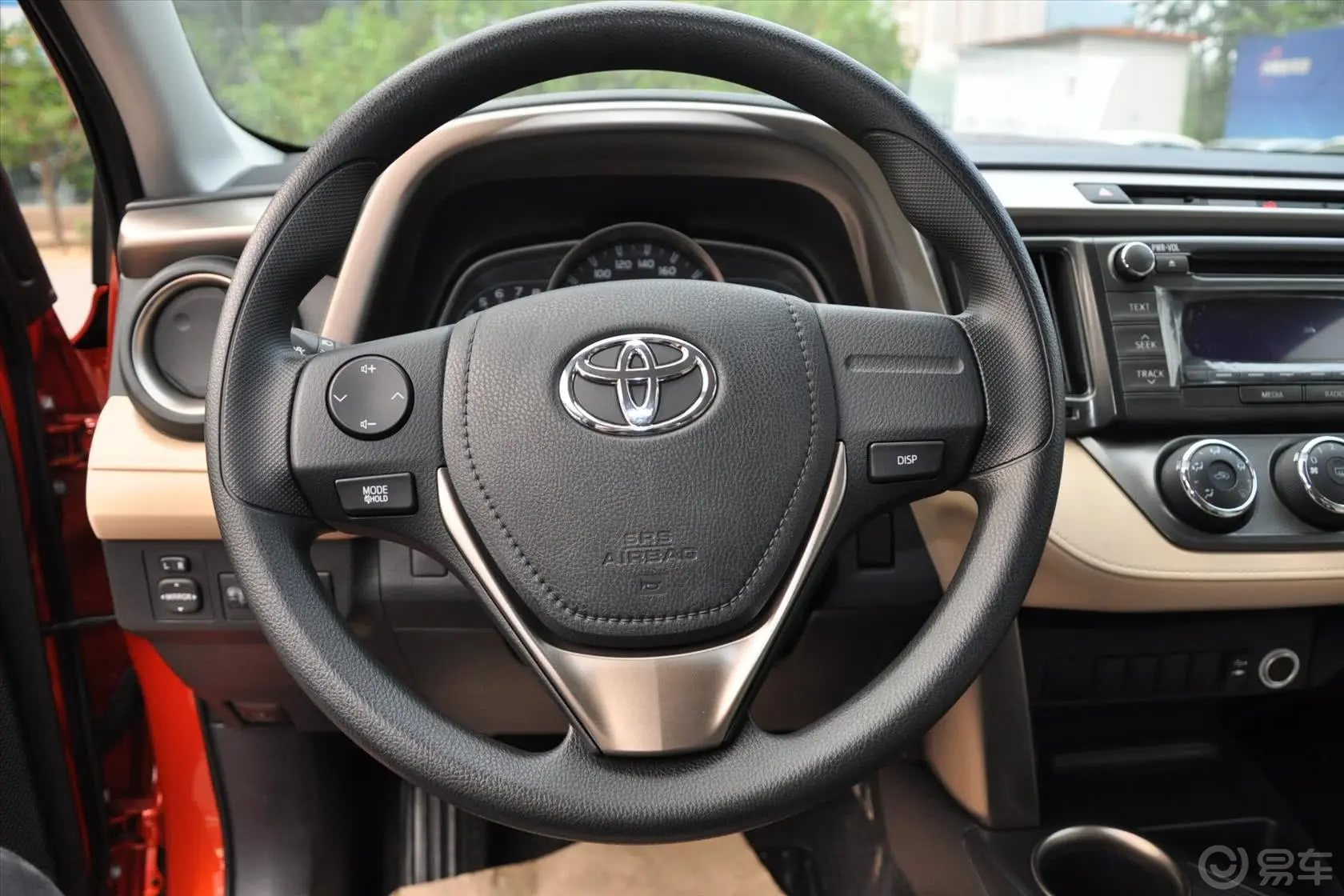 RAV4荣放2.0L 手动 都市版方向盘