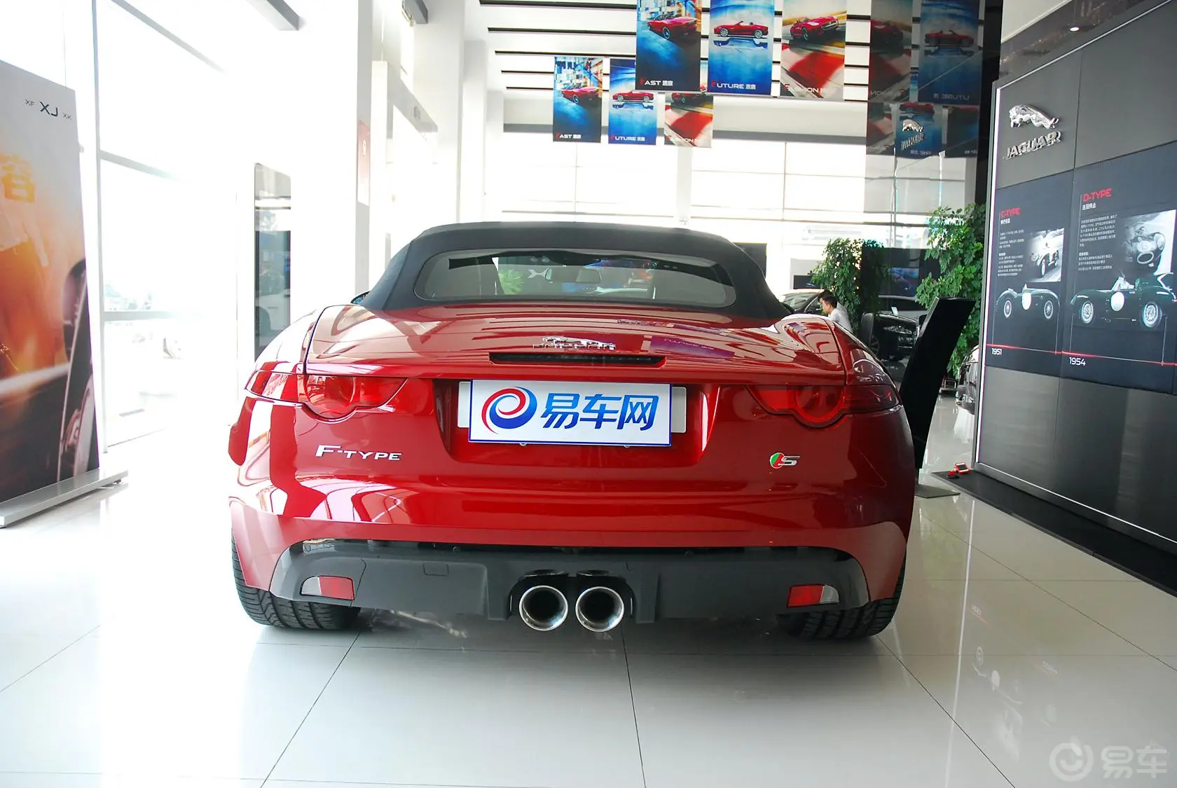 捷豹F-TYPE3.0T V6正后水平