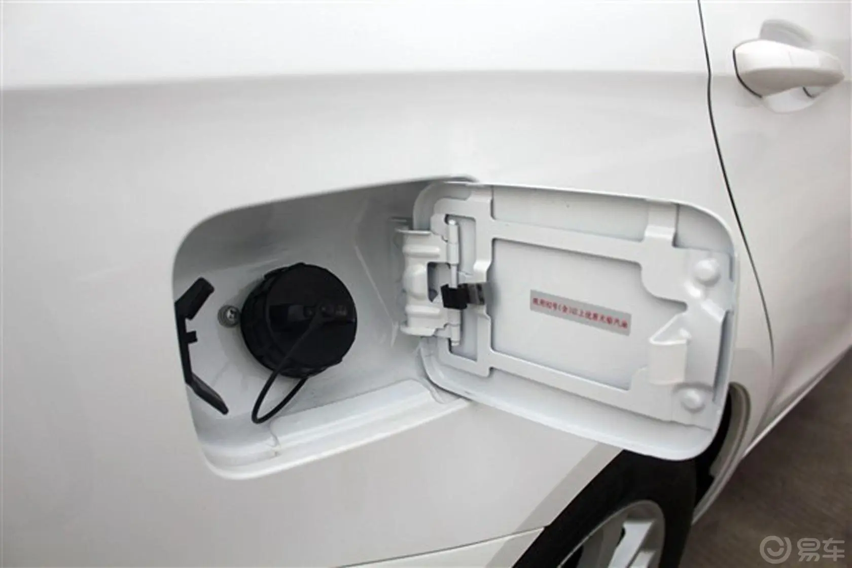 V5菱致1.5L 手动 标准型 CNG 欧IV油箱盖