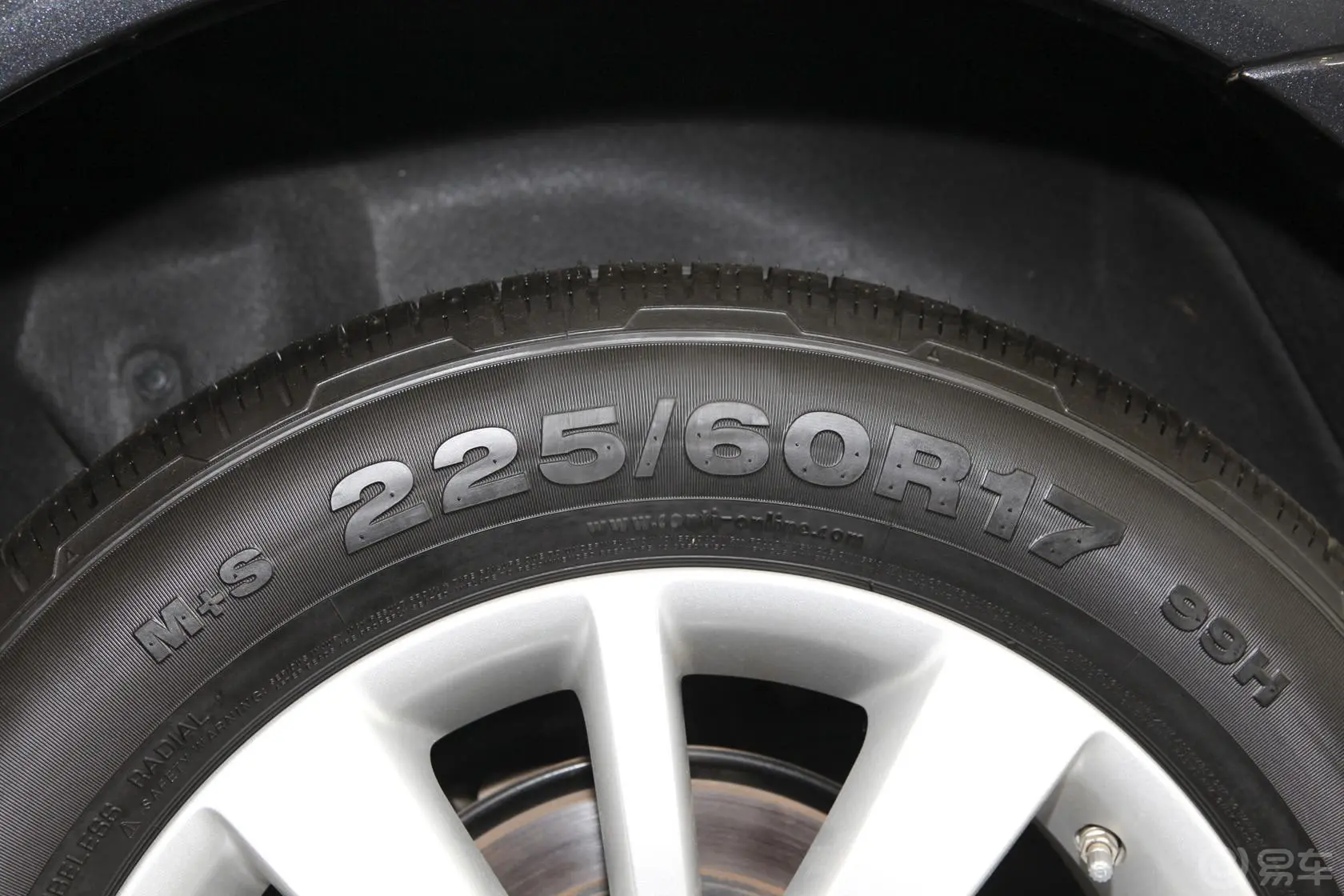 科雷傲(进口)2.5L 两驱 舒适版轮胎规格