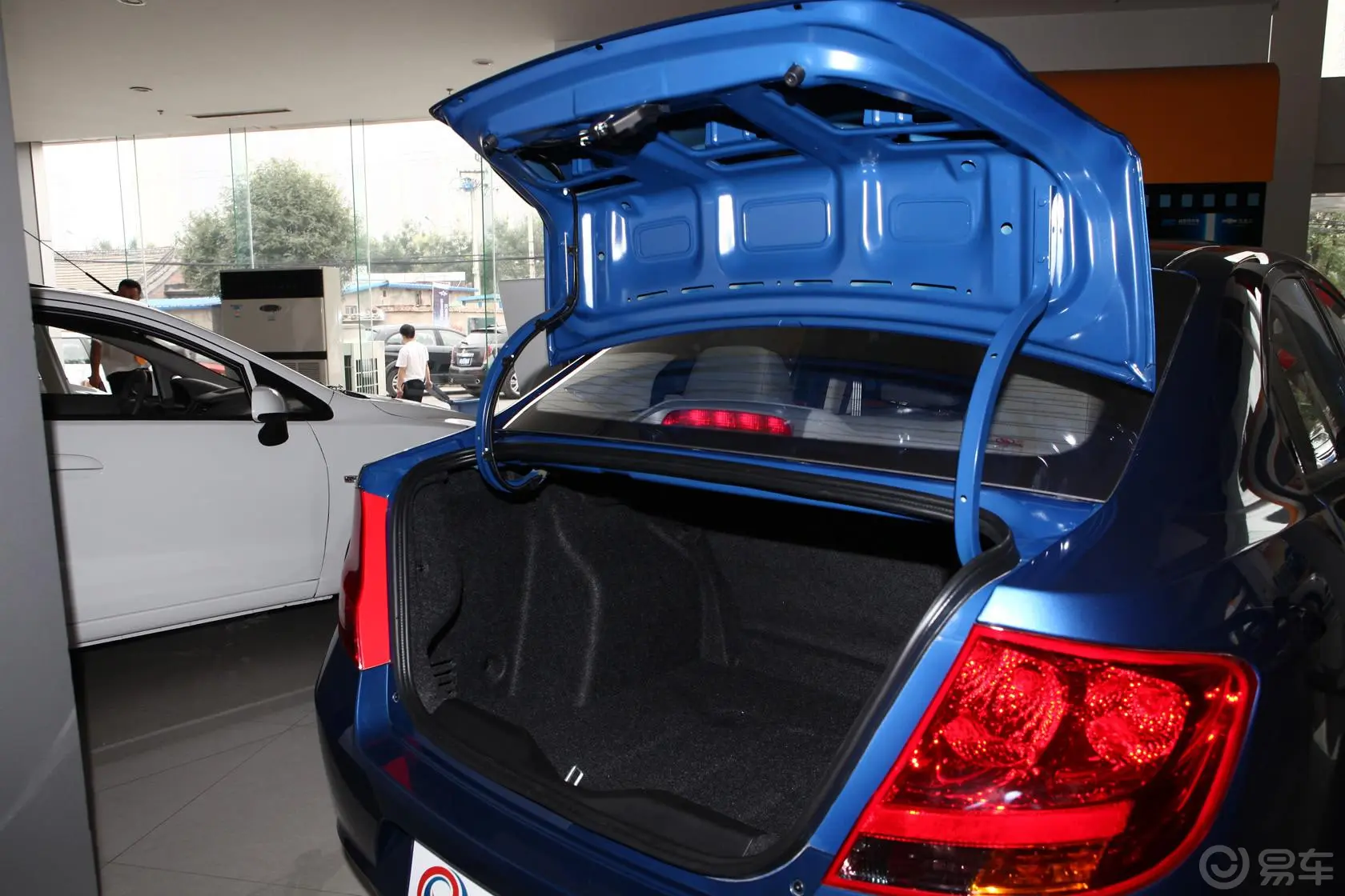 赛欧3三厢 1.4 SE MT手动理想版行李厢开口范围