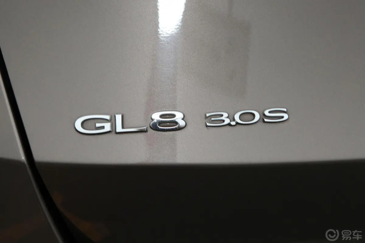 别克GL83.0L GT豪雅版尾标