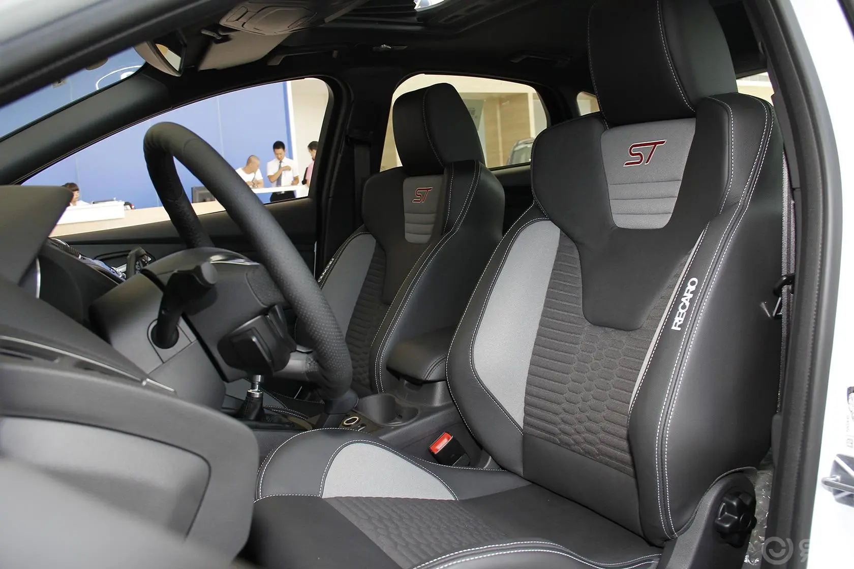 福克斯(进口)ST 2.0T 手动 标准版驾驶员座椅