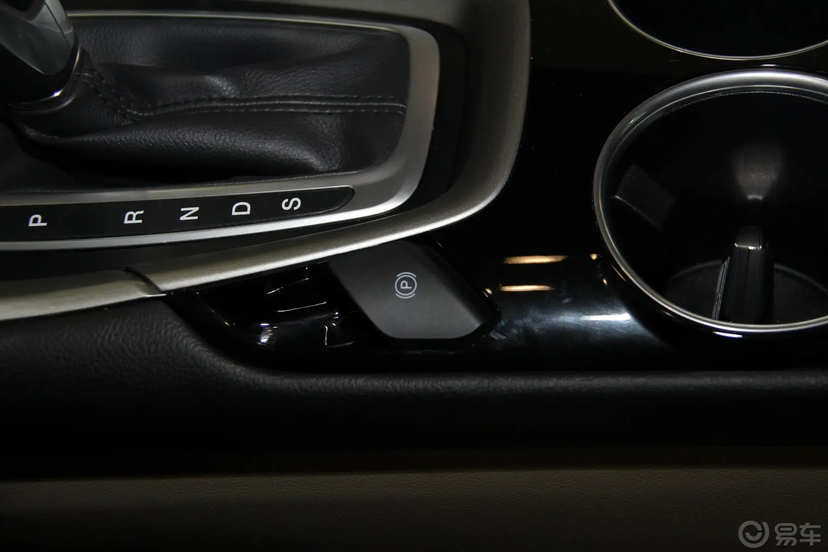 蒙迪欧1.5T 自动 GTDi180 时尚型驻车制动（手刹，电子，脚刹）