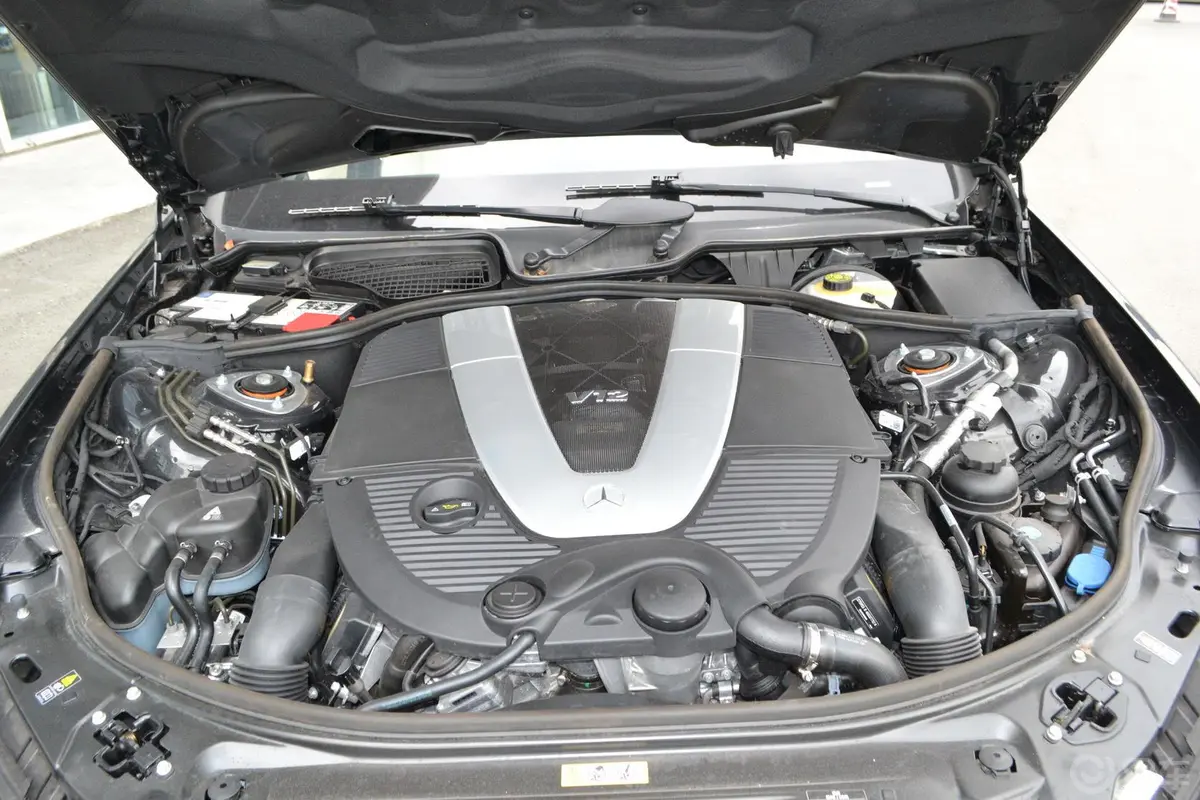 奔驰S级S600L Grand Edition designo发动机