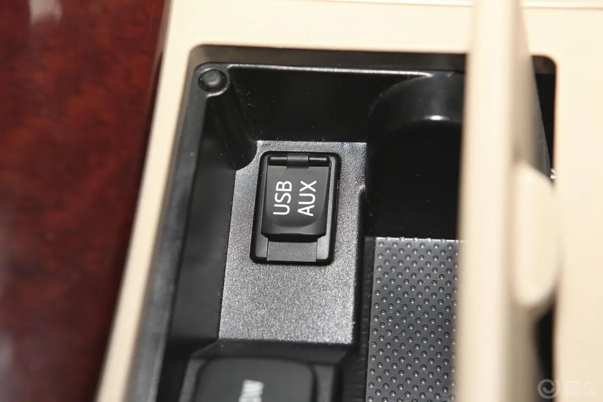 凯美瑞2.5G 舒适版USB接口