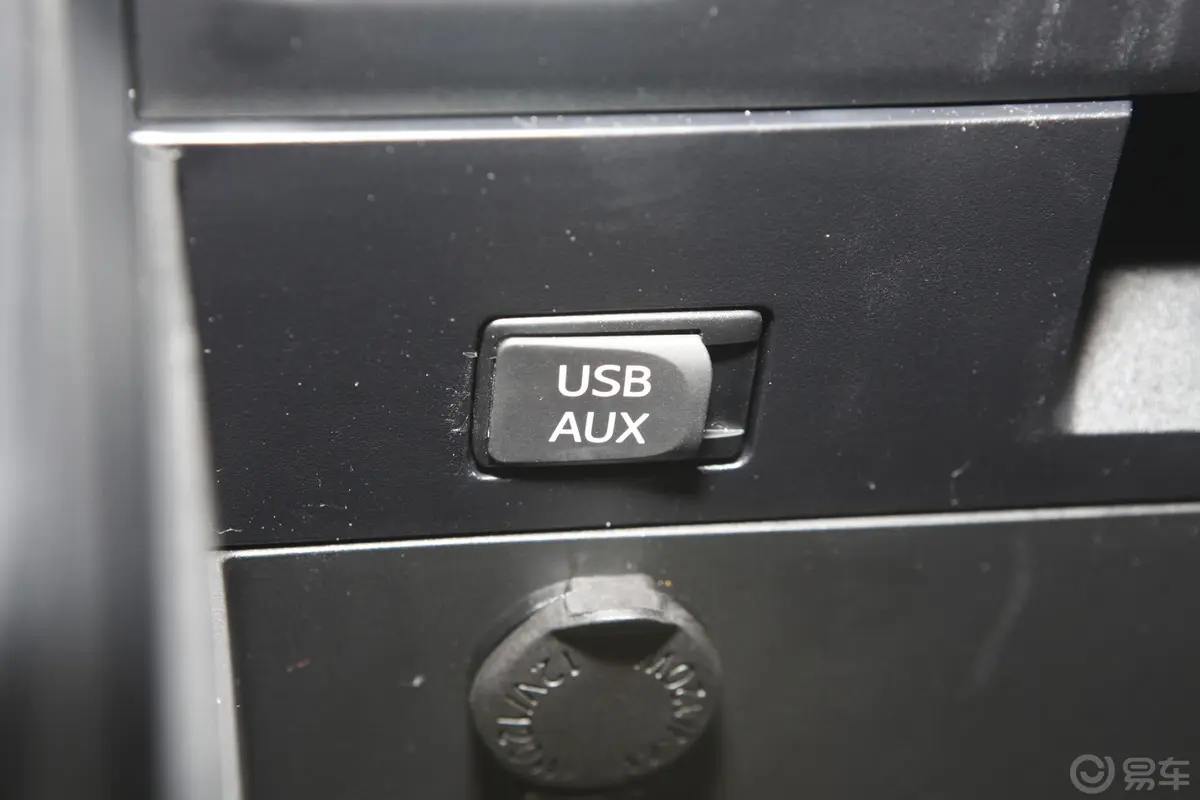 威飒(进口)2.7L 自动 至尊版 四驱USB接口