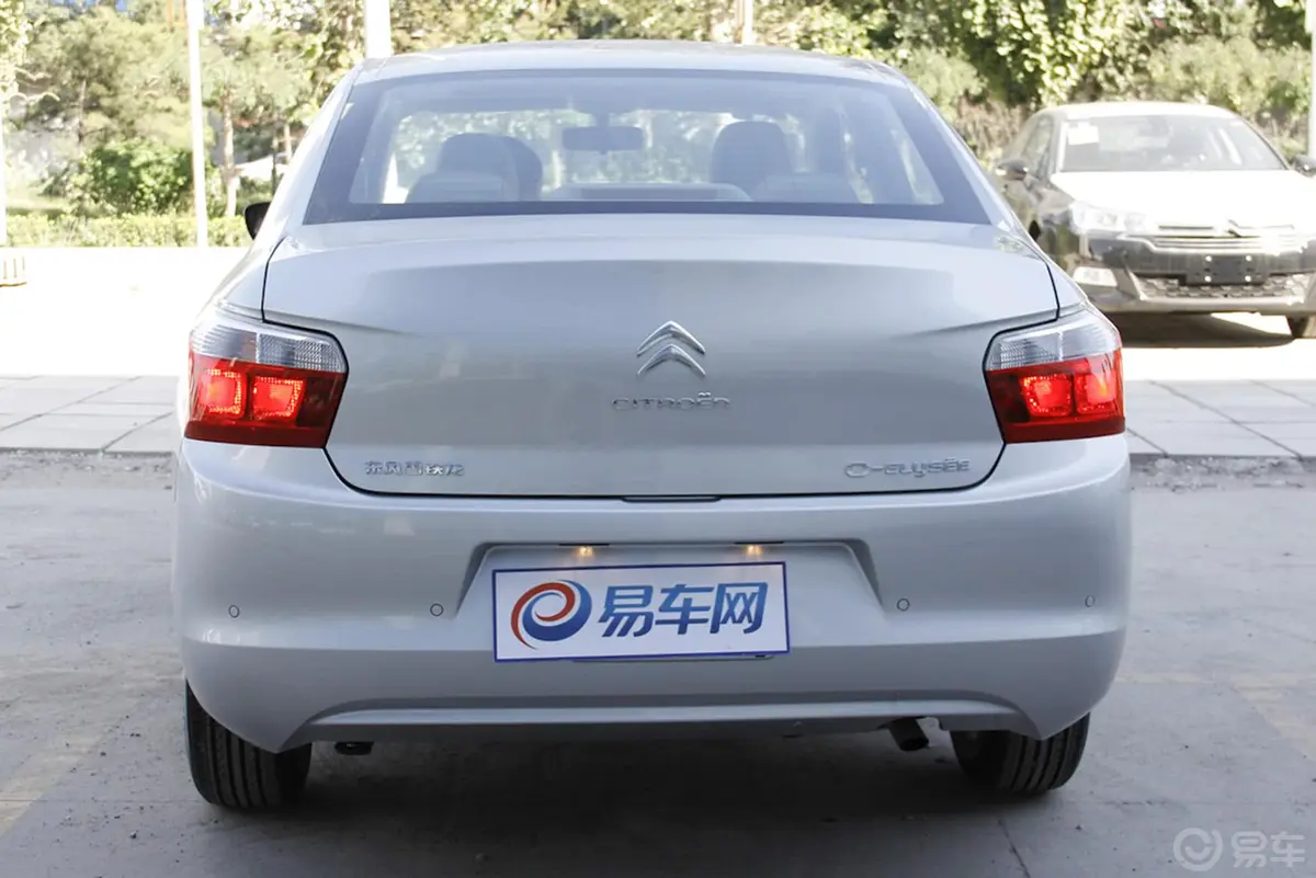 爱丽舍1.6L 手动 舒适型正后水平