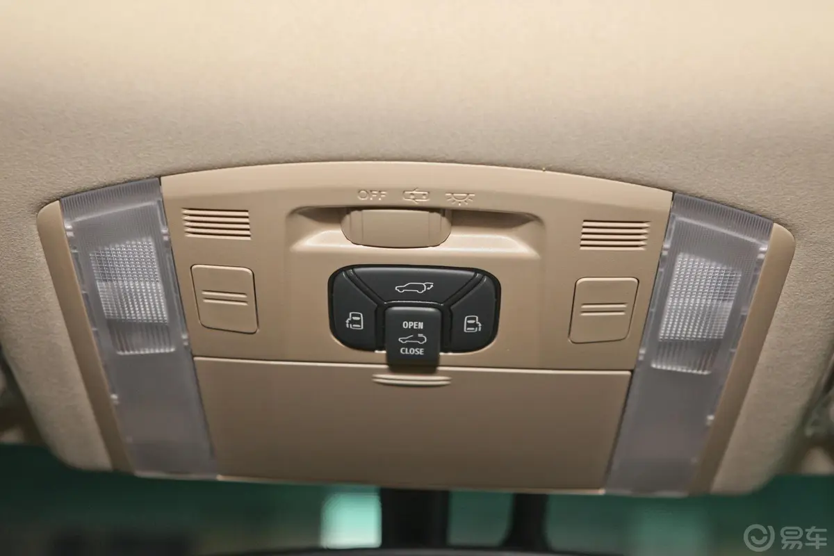 埃尔法3.5L 手自一体 尊贵版前排车顶中央控制区