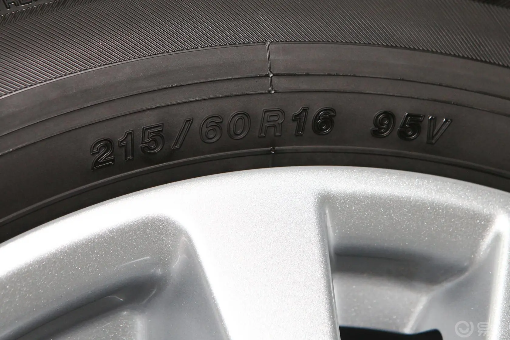 天籁2.0XL 舒适版轮胎规格