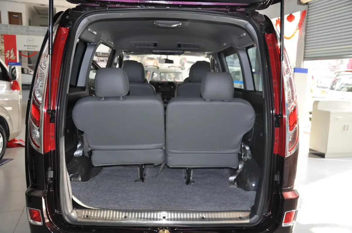 风景G5财富快车 2.0L 手动 舒适版 汽油 短轴行李箱空间
