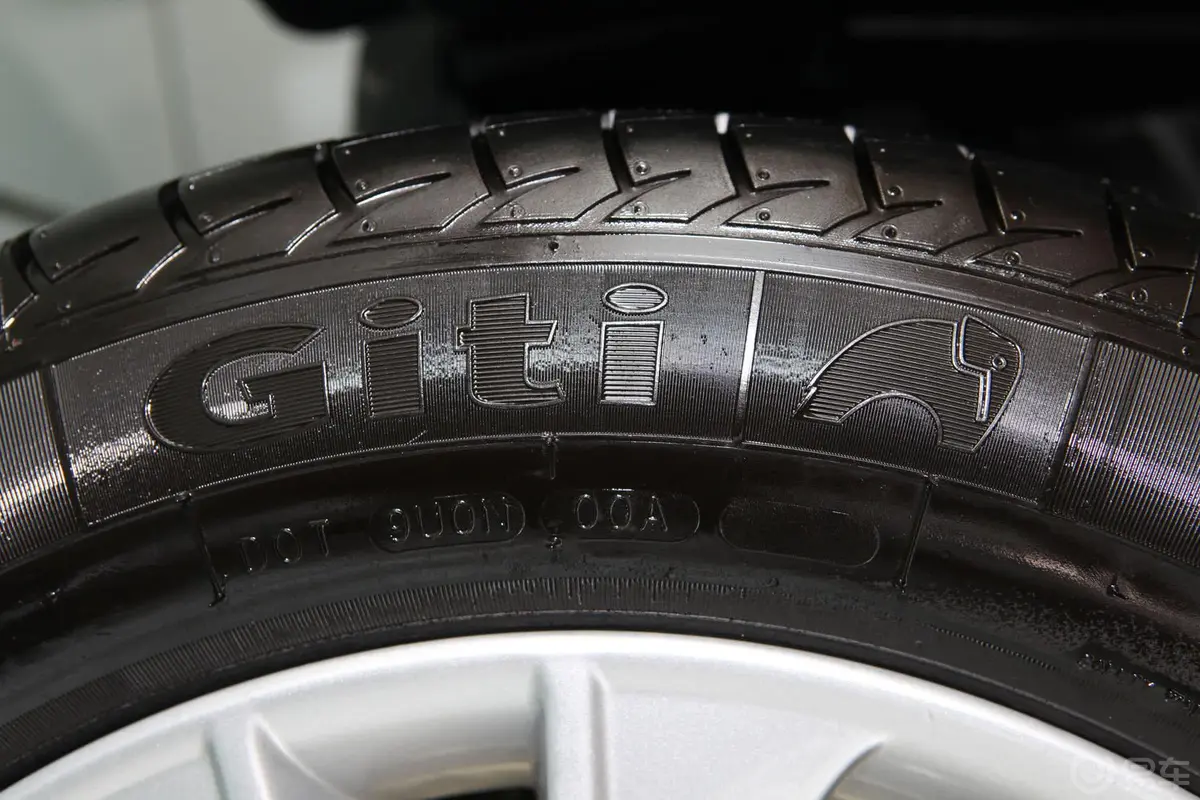 瑞虎精英版 1.6S 手动 舒适型轮胎规格