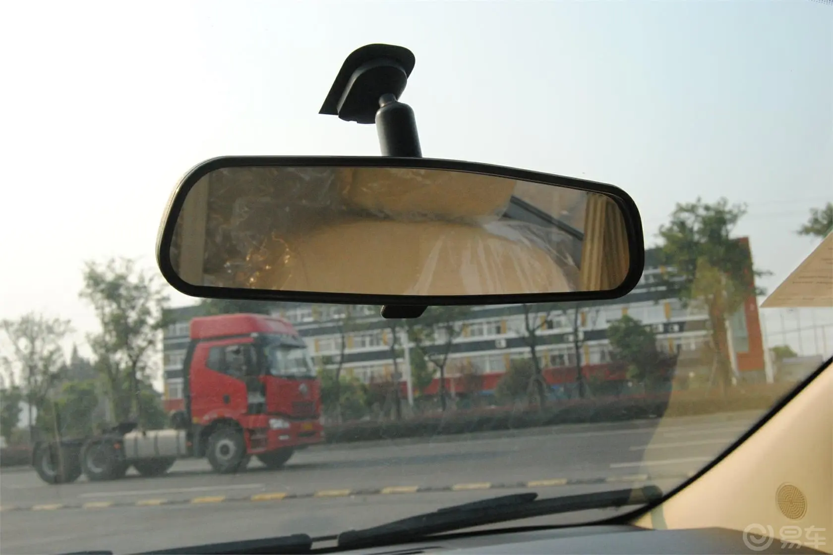 北京汽车E系列两厢 1.3L 乐天自动版内后视镜