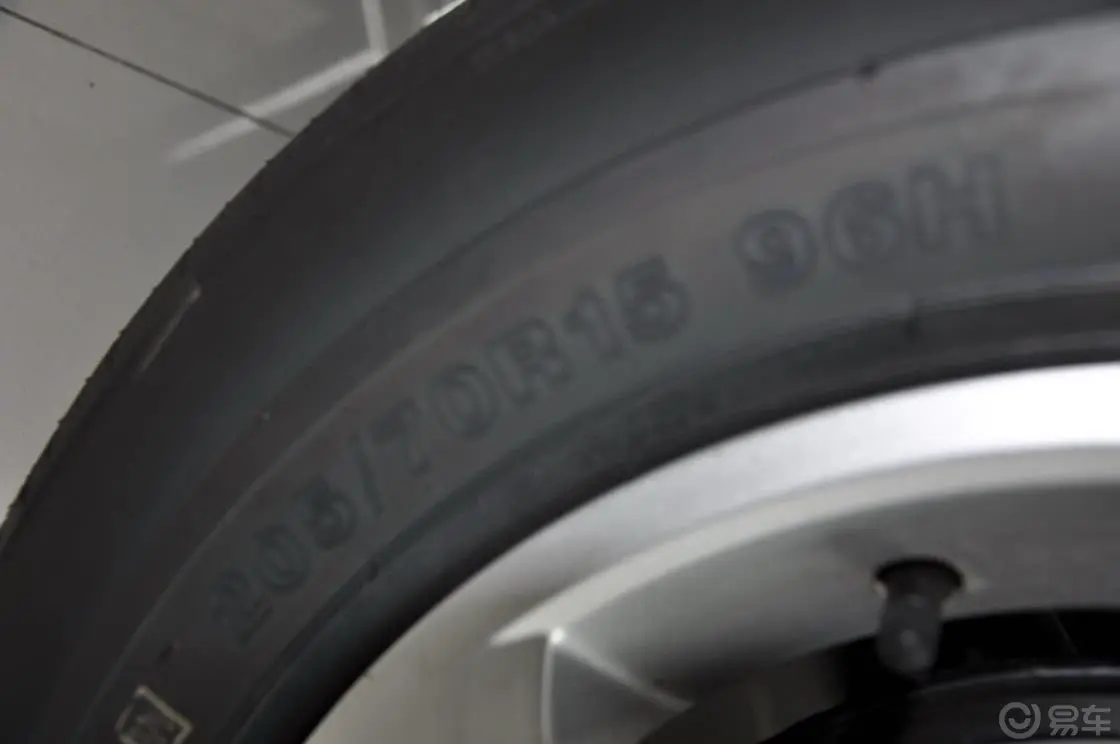 众泰T2001.3L 手动 都市型轮胎规格