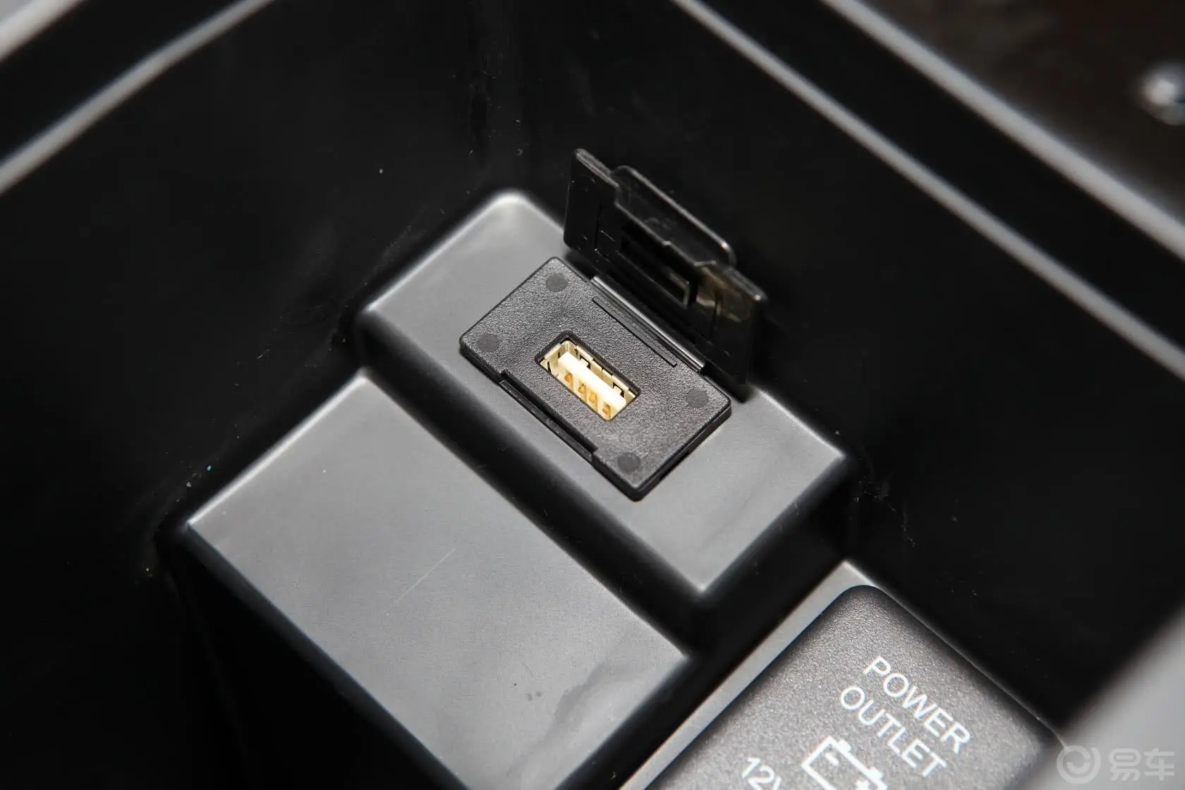 劲炫1.6L 手动 两驱标准版USB接口