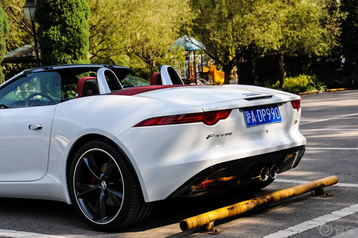 捷豹F-TYPE3.0T V6 S外观