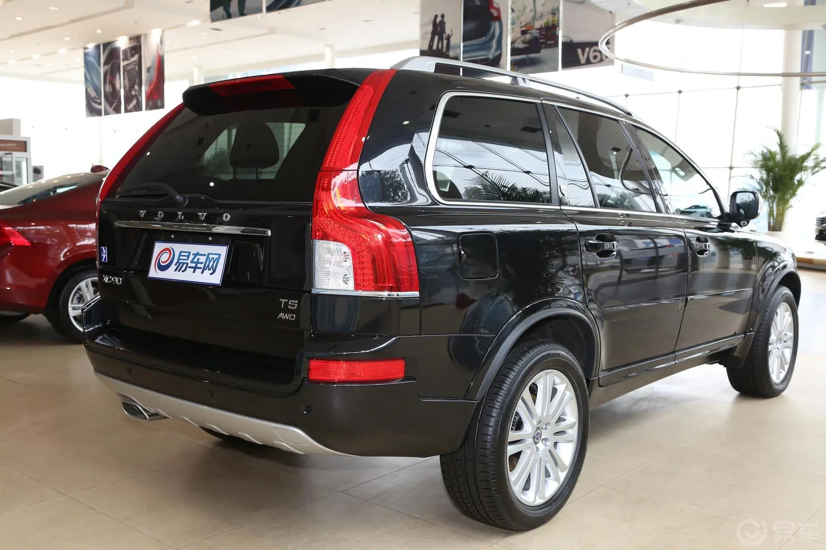 沃尔沃XC902.5T T5 行政升级版侧后45度车头向右水平